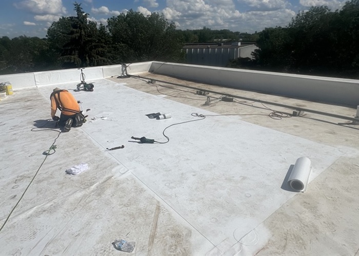 How to Choose the Right Commercial Roofing Contractor in Minneapolis